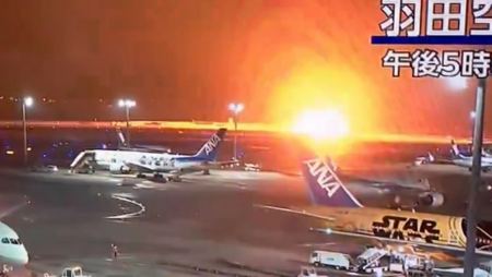 Ιαπωνία: Η στιγμή της σύγκρουσης του αεροσκάφους της Japan Airlines με το αεροσκάφος της ακτοφυλακής - Δείτε βίντεο