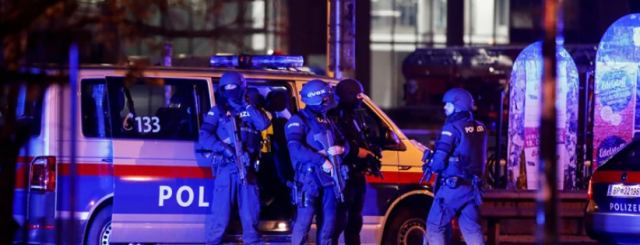 Μακελειό στη Βιέννη: 4 νεκροί, 15 τραυματίες από την τρομοκρατική επίθεση τζιχαντιστών σε έξι διαφορετικά σημεία [βίντεο]