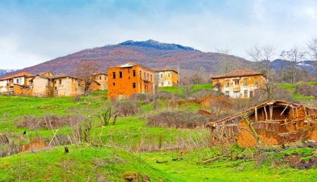 Γάβρος: Το ερημωμένο χωριό στην Καστοριά που προκαλεί δέος