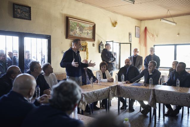 Επίσκεψη Μητσοτάκη στη Θεσσαλία: Ανακοίνωσε σχέδιο μετεγκατάστασης του χωριού Μεταμόρφωση