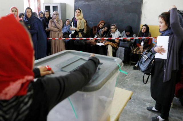 «Ματωμένες» εκλογές στο Αφγανιστάν – Εκρήξεις σε εκλογικά κέντρα