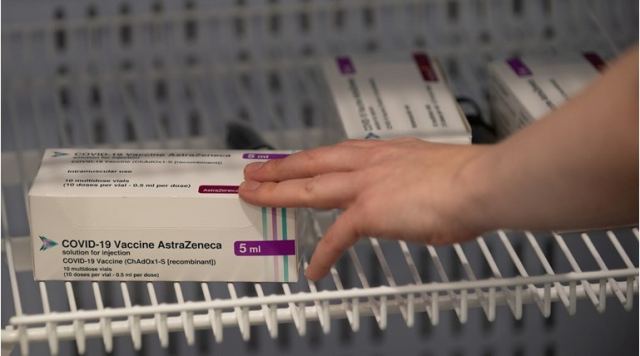 Εμβόλιο AstraZeneca: Γερμανία και Σουηδία ενέκριναν τη χορήγησή του στους άνω των 65