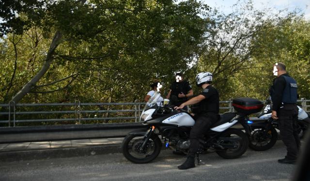 Λάρισα: Συναγερμός για γυναίκα που βρισκόταν στη γέφυρα της ΔΕΥΑΛ
