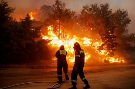 Κομοτηνή: Μαίνεται για πέμπτη μέρα η φωτιά στο Παπίκιο όρος - Η δυσκολία στη μάχη της κατάσβεσης