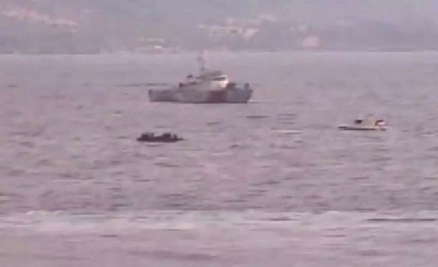 Βίντεο ντοκουμέντο: Η στιγμή που τουρκικές ακταιωροί συνοδεύουν βάρκα με μετανάστες στα ελληνικά χωρικά ύδατα
