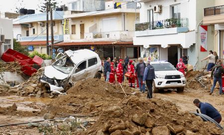 Η Κρήτη μετρά τις πληγές της μετά την κακοκαιρία – Σήμερα το «τελευταίο αντίο» στους δύο νεκρούς