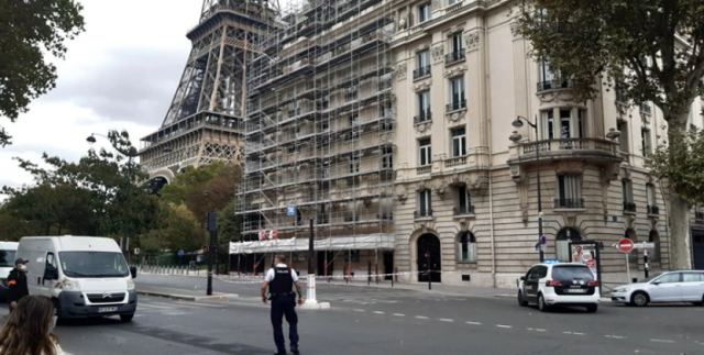 Συναγερμός στο Παρίσι: Εκκενώθηκε ο Πύργος του Άιφελ - Τηλεφώνημα για τοποθέτηση βόμβας - [Εικόνες-Βίντεο]