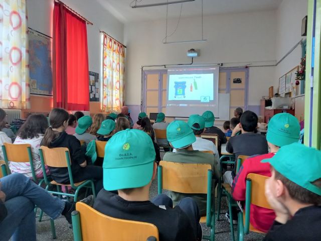 Δράσεις Περιβαλλοντικής Εκπαίδευσης για το 1ο Δημοτικό Σχολείο Σπερχειάδας από το ΦοΔΣΑ Στερεάς  | e-sterea.gr