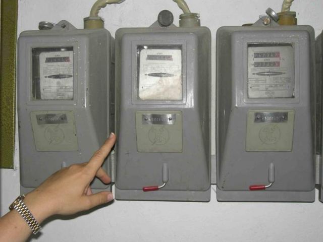 Επανασύνδεση ρεύματος για χιλιάδες νοικοκυριά που βρίσκονται στο «σκοτάδι»