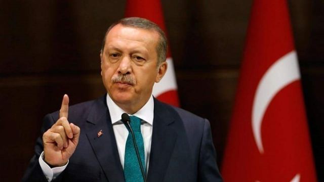 &quot;Ναι μεν αλλά&quot; από τον Ερντογάν: Στέλνει μήνυμα ειρήνης στην Ελλάδα, όμως ζητά ανταλλαγή των δύο στρατιωτικών με τους οκτώ Τούρκους