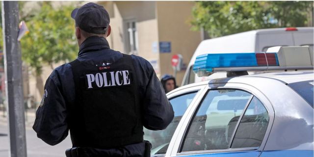 ΕΛ.ΑΣ: Σε διαθεσιμότητα αστυνομικός που εμπλέκεται σε κύκλωμα ναρκωτικών στην Αργολίδα