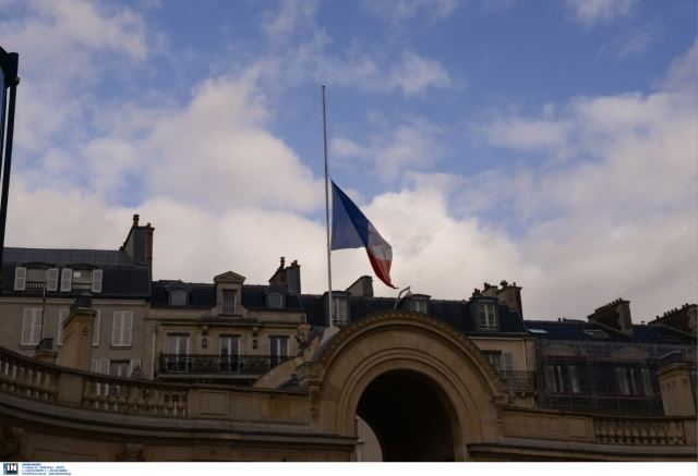 Το φάντασμα της ακροδεξιάς πλανάται στην Γαλλία – Ποιοι στηρίζουν τους 18 στρατιωτικούς που απείλησαν με πραξικόπημα