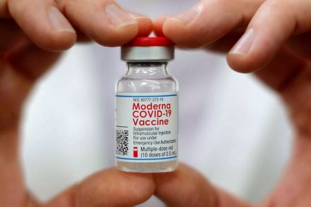 Η Moderna ετοιμάζει εμβόλια για την μετάλλαξη Όμικρον 4 και 5