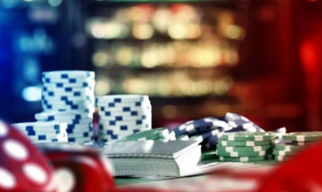 Εντοπίστηκε μίνι καζίνο στο Νέο Κόσμο -  Συνελήφθησαν 18 άτομα