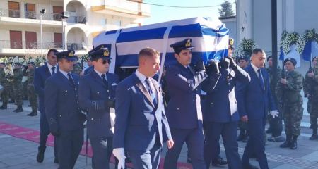 Κηδεία Μάριου Μιχαήλ Τουρούτσικα: Τελευταίο αντίο στον ηρωϊκό υποσμηναγό