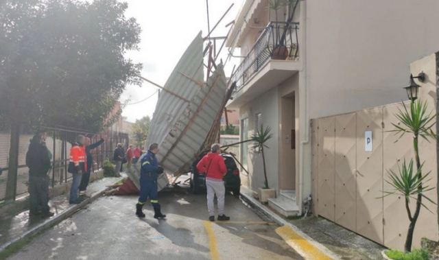 Ζάκυνθος: Μεγάλες ζημιές από ανεμοστρόβιλο - Ξηλώθηκαν θερμοσίφωνες, έπεσε στέγη σχολείου