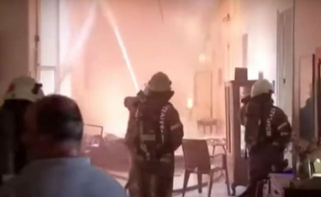 Κωνσταντινούπολη: Βίντεο με τη μάχη των πυροσβεστών να σώσουν το νοσοκομείο «Βαλουκλή»
