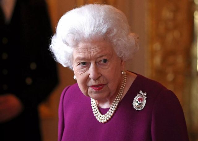 Κορωνοϊός: Ακυρώνει δημόσιες εμφανίσεις η βασίλισσα Ελισάβετ!