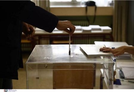 Δημοσκόπηση MRB: Διάσπαση ΣΥΡΙΖΑ βλέπει το 65,5% – Νικητής ο Μητσοτάκης στο crash test των πολιτικών αρχηγών