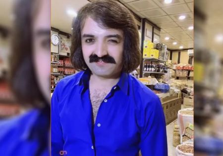 Ποιος είναι ο μυστηριώδης Τούρκος με το 70&#039;s μαλλί και μουστάκι που έγινε viral
