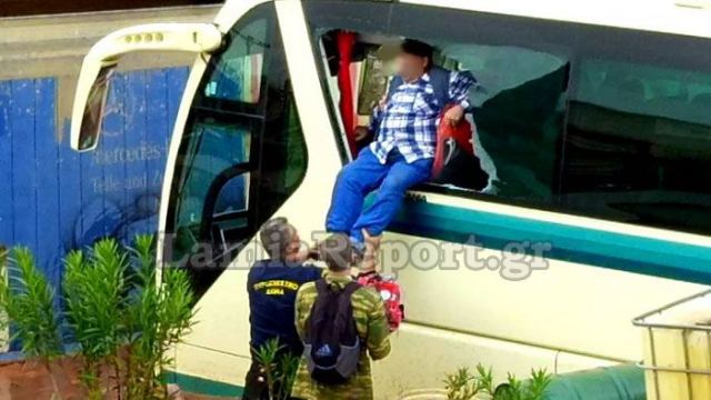 Κακοκαιρία: Χαμός στην Ελευσίνα - Κινδύνεψαν οδηγοί και επιβάτες - Απίστευτες εικόνες