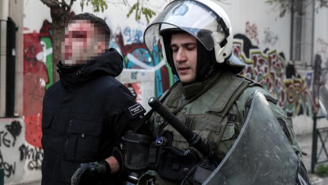 Εννέα συλλήψεις αντιεξουσιαστών έκαναν τα ΜΑΤ στο Κουκάκι