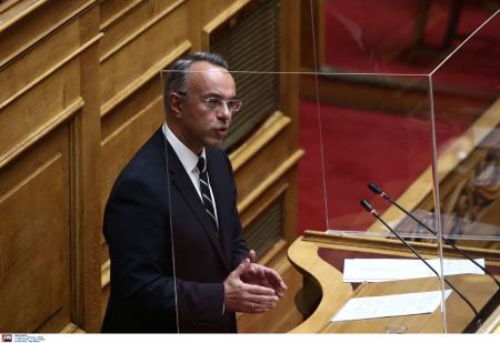 Κόντρα Σταϊκούρα-Τσακαλώτου για την οικονομία: «Αλαζονική η πολιτική του ΣΥΡΙΖΑ», «Χρεοκοπήσατε τη χώρα»
