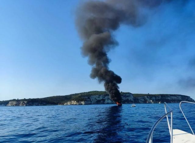 Παξοί: Ιστιοφόρο τυλίχθηκε στις φλόγες – Πρόλαβαν και σώθηκαν οι επιβάτες
