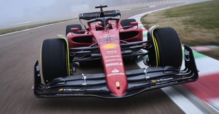 H νέα Ferrari έρχεται με τον Άγιο Βαλεντίνο