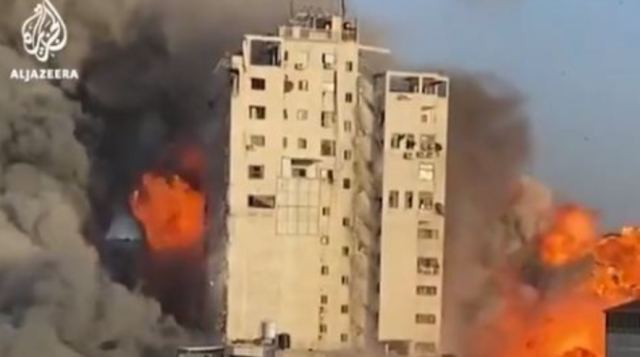 Γάζα: Η σοκαριστική στιγμή που καταρρέει κτίριο 14 ορόφων έπειτα από ισραηλινό βομβαρδισμό - Δείτε βίντεο