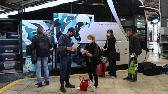 Χαμός σε λεωφορείο του ΚΤΕΛ με ανεμβολίαστους επιβάτες