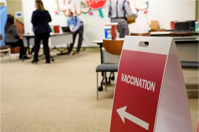 ΗΠΑ: Άρχισε η επιχείρηση Warp Speed για τη διανομή του εμβολίου