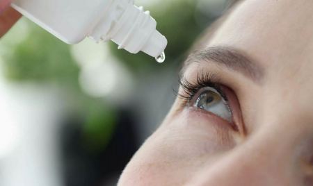Ο ΕΟΦ εφιστά προσοχή σε οφθαλμικές σταγόνες που πωλούνται στην Ελλάδα και απαγορεύθηκαν στις ΗΠΑ