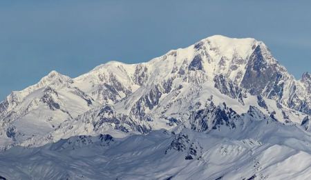 Γαλλία: Πάνω από δύο μέτρα ύψος έχασε σε δύο χρόνια η ψηλότερη κορυφή των Άλπεων, Mont Blanc