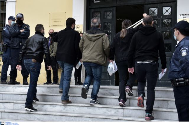Πολυτεχνείο: Διώξεις σε βαθμό πλημμελήματος για τους συλληφθέντες στην Αθήνα
