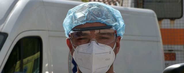Ξεκινάει η παραγωγή χειρουργικών μασκών στη Λάρισα- 9 εκατομμύρια μάσκες το μήνα