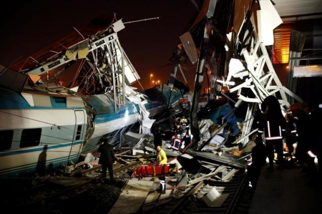 Δυστύχημα με τρένο στην Τουρκία – Τουλάχιστον 4 νεκροί πάνω από 40 τραυματίες