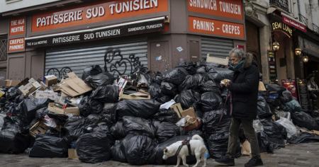 «Το Παρίσι βρωμάει»: Βουνό τα σκουπίδια λόγω των απεργιών - Φοβούνται για αρουραίους (ΦΩΤΟ - ΒΙΝΤΕΟ)