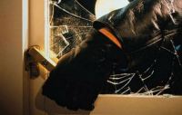 Ράχες: Τρόμος για ηλικιωμένο ζευγάρι - Οι διαρρήκτες έσπασαν την πόρτα