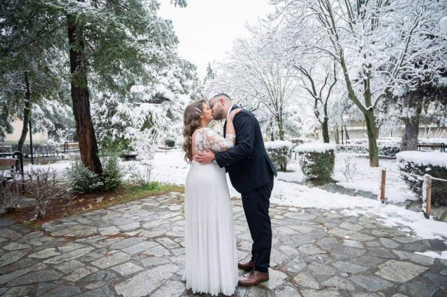 Λαμία: Γάμος με άρωμα Αγ. Βαλεντίνου και υπογραφή χιονιά!