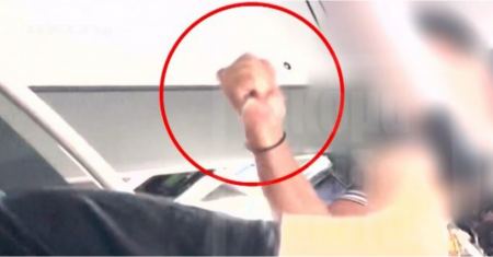 ΚΤΕΛ Αττικής: Οδηγός λεωφορείου επιτέθηκε με κατσαβίδι σε επιβάτη - Δείτε βίντεο