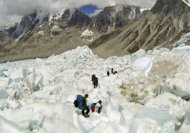 Τραγωδία: 12 ορειβάτες νεκροί από χιονοθύελλα στο Ιράν