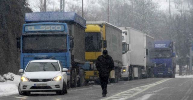 Εθνική Οδός: «Μπλόκο» στα φορτηγά λόγω του χιονιά