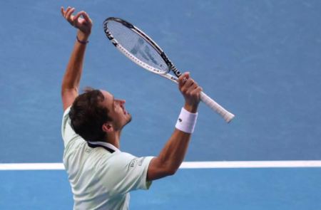 Μεντβέντεφ - Αλιασίμ στα προημιτελικά του Australian Open