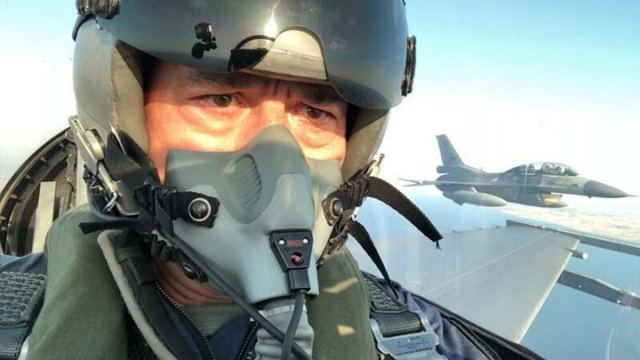 Προκλητικό σόου από τον Ακάρ: Η πτήση με F-16 και οι νέες απειλές