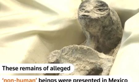 Τα «εξωγήινα» σώματα «1.000 ετών» με τρία δάχτυλα που παρουσιάστηκαν στο Μεξικό