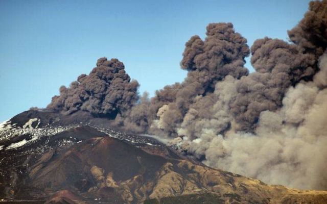 Βίντεο από τη στιγμή της έκρηξης της Αίτνας
