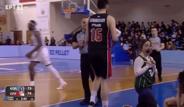 Basket League, Κολοσσός - Ολυμπιακός: Κοριτσάκι έδωσε την μπάλα στον Παπανικολάου... και τρελάθηκε - Βίντεο