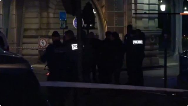 Επίθεση με μαχαίρι στο Παρίσι – Ένας νεκρός κι ένας τραυματίας