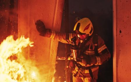 Θεσσαλονίκη: Έκαψε ολοσχερώς το σπίτι φίλης της επειδή... κοιμήθηκε με τον σύντροφό της